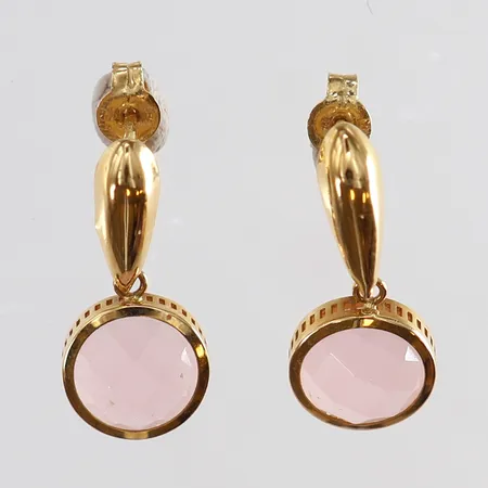 Ett par örhängen med troligen rosenstenar 19,5x8,5mm 18K. Vikt: 1,4 g