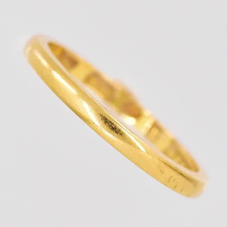Ring stl:16¼ bredd 1,8mm gravyr 20K Vikt: 2,3 g