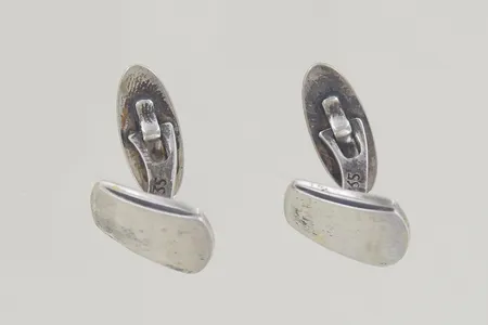 Ett par manschettknappar 16x17 mm, silver 830/1000  Vikt: 9,1 g