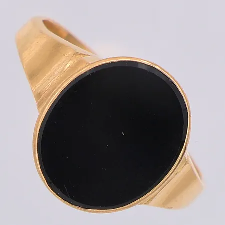 Klackring Onyx stl:19 1988, 18K Vikt: 4,2 g