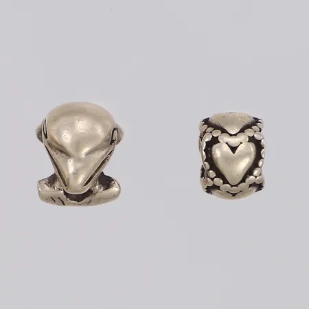 Två berlocker Ø ca 9-10mm, Pandora, 925/1000 silver Vikt: 7,4 g