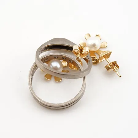 Diverse guld, 18k Vikt: 5,6 g