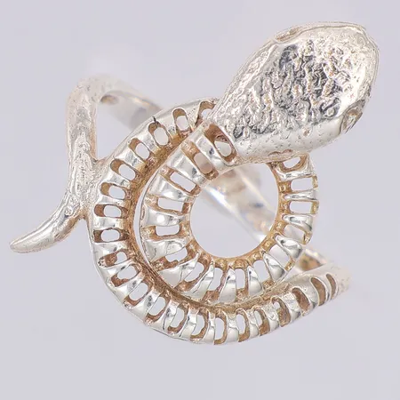 Ring orm 29mm stl:18½, silver 925/1000 Vikt: 5,3 g