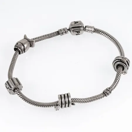 Armband Pandora längd 20cm med en stopper och tre berlocker: orm, fisk, silver 925/1000 25,3g.