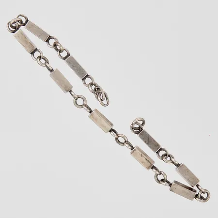 Armband ring- och stavlänk längd 19,5cm, bredd 4mm, saknar lås, ostämplat silver  Vikt: 13,4 g