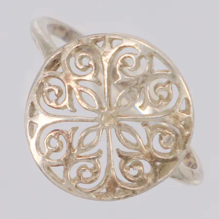 Ring stl:17¾, bredd 14,5mm, 925/1000 silver Vikt: 1,8 g