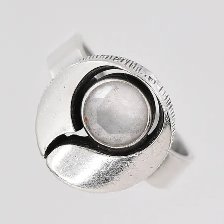 Ring Karl Laine stl:18 ställbar storlek vit sten bredd ovandel Ø 14,9mm silver 925/1000 Vikt: 4,8 g