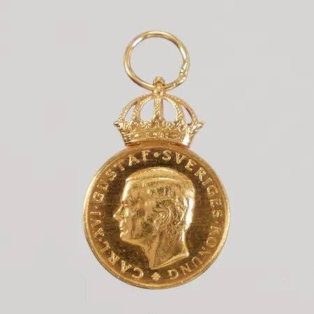 Hänge medalj/mynt ca 25mm, gravyr patriotiska sällskapet för trogen tjänst, 18K Vikt: 3,8 g