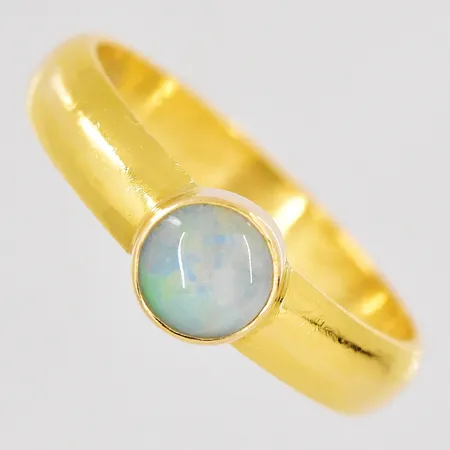 Ring stl:20 sten Ø 6,6mm gravyr 23K Vikt: 6,4 g