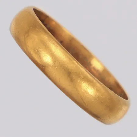 Ring slät stl:17½, bredd 4,4mm, gravyr, 23K  Vikt: 4,6 g