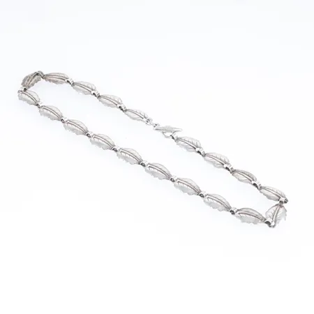 Collier löv längd 39 cm bredd 10,7 mm 16,4g. Stämplat 925S HS.