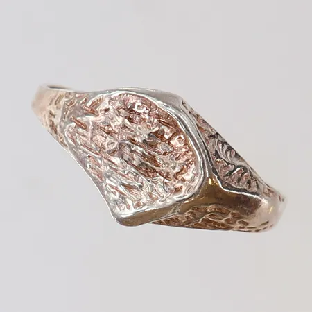 Ring med mönsterdekor stl:20 bredd 7mm silver 925/1000 Vikt: 2 g