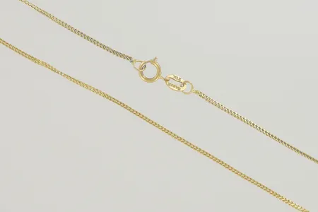 Halskedja längd 45,5 cm bredd 0,1 mm, 21K  Vikt: 2,3 g