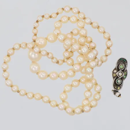 Collier odlade pärlor defekt, lås i silver 830/1000 Vikt: 1,1 g