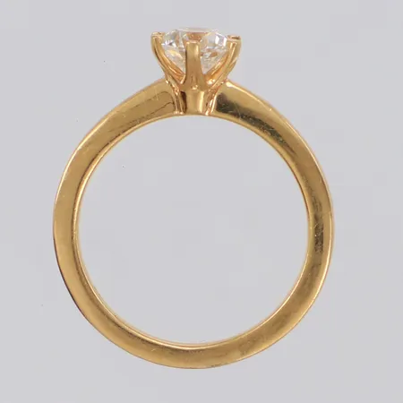 Ring med briljantslipad diamant 0,75ct, W(H)/SI enligt gravyr, stl:16½, GHA 18K, 3,9g Vikt: 3,8 g