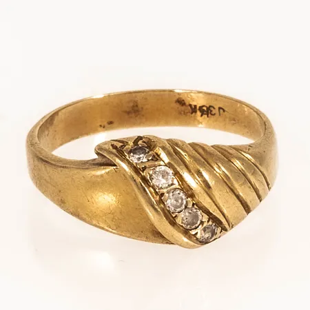 Ring med skev skena 14K 3,1g. 