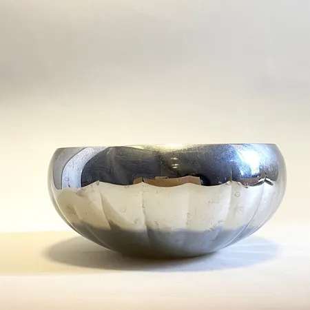 Skål "Legacy" Georg Jensen Danmark rostfritt stål höjd 7cm Ø 15,5cm bruksskick. Skickas med paket.
