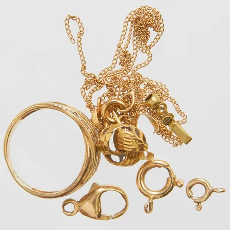 Diverse guld defekta, 18K Vikt: 7,9 g