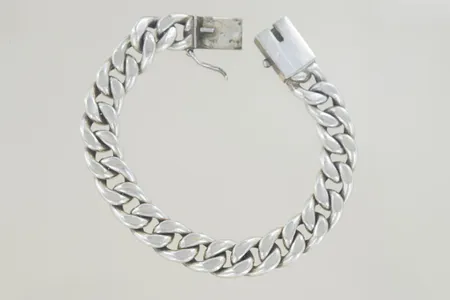 Armband pansar längd 21 cm bredd 6 cm, silver 29,6 gr  Vikt: 29,6 g