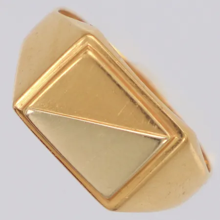 Klackring tvåtonad stl:20¾, bredd 11mm, bucklig, repig, 18K Vikt: 3,7 g