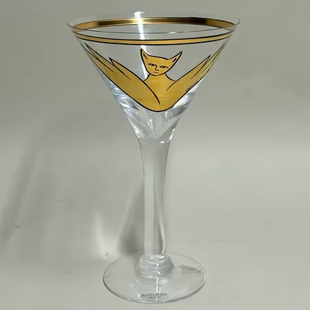 Martiniglas "Goldie" Ulrica Hydman Vallien för Kosta Boda Artist collection höjd ca 20,5cm Ø12cm, handmålad dekor, signerad och numrerad "Ulrica HV 99654", etikettmärkt, maskindiskas ej