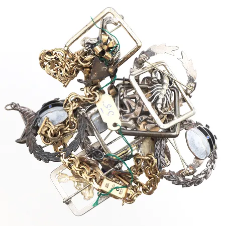 Diverse silversmycken, defekter, 830/1000 silver. Vikt: 86,6 g