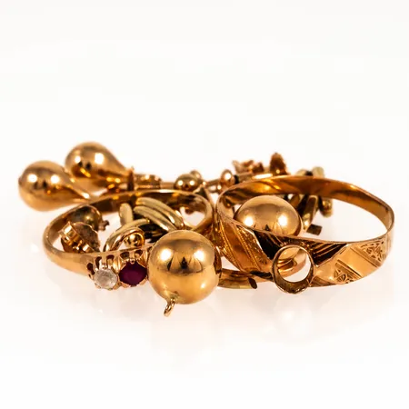 Diverse defekt/graverat guld 18K 10,0g.