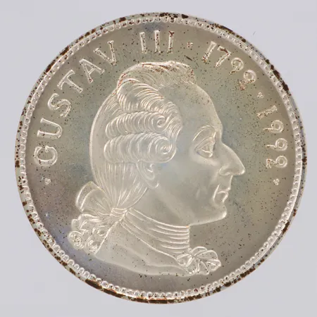 Minnesmynt Gustav III 1792-1992, 200kr, plastetui, 925/1000 silver Vikt: 27 g