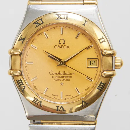 Herrur Omega Constellation, stål/guld, automatisk, 35,5mm, snr: 80391126, safirglas, datum, länk stål/guld, helstav, gulddel saknas vid länkfäste, servicebehov, inga tillbehör Vikt: 0 g