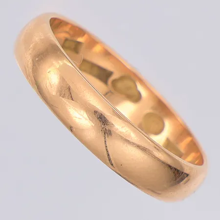 Ring slät stl:17¾, gravyr, 18K Vikt: 3,7 g