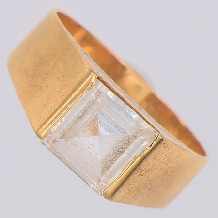 Ring vit sten stl:16¾ Guldvaruaktiebolaget G. Dahlgren & Co AB 1967, 18K Vikt: 3,8 g