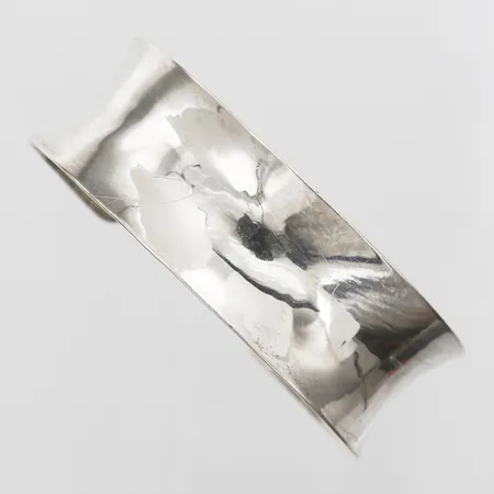 Armring öppen modell, innermått 60mm, bredd 22mm, tillverkad i Mexiko, silver 925/1000 Vikt: 29,1 g