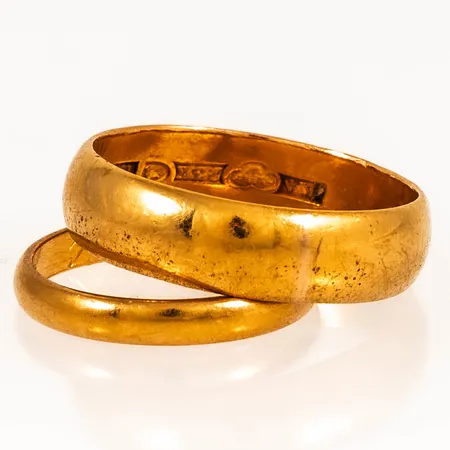 Diverse graverat guld 23K 12,2g.