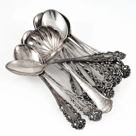 Diverse graverat silver 207,0g. 