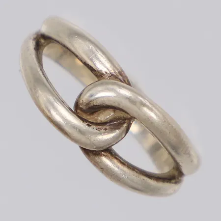 Ring stl:16¾, bredd 8,2mm, något vind, 925/1000 silver Vikt: 3,9 g