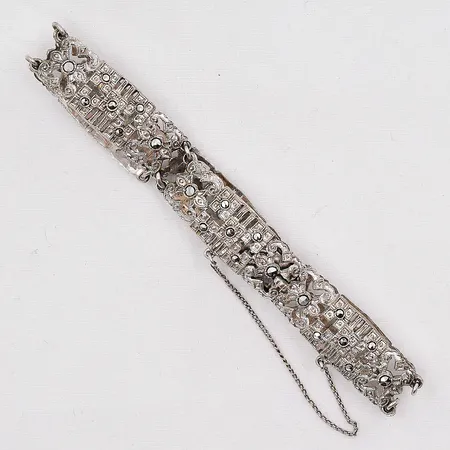 Armband med markasiter längd 18cm bredd 11mm silver 830/1000 Vikt: 14,5 g