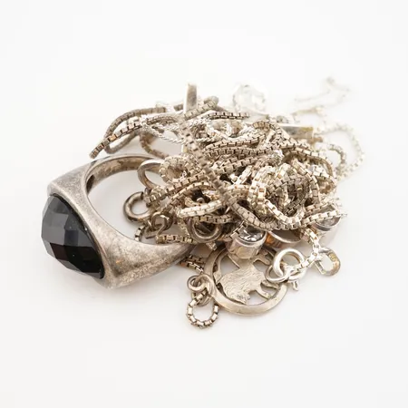 Diverse silversmycken Vikt: 31,5 g