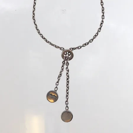 Halscollier Twin dots, Efva Attling, längd ca 39cm, bredd ca 2,4mm Silver 925/1000 Vikt: 14 g