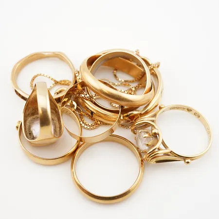 Diverse guld, 18k Vikt: 34,3 g