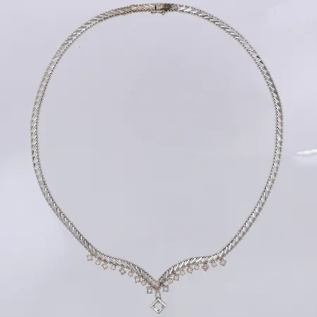 Collier halvstelt vitguld diamanter 0,72ctv enligt gravyr, 19 x ca 0,03 & 1 x ca 0,16ct, kattfot, 18K Vikt: 36,3 g