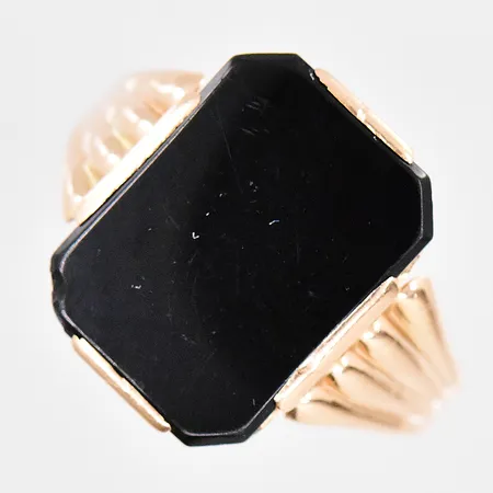 Klackring onyx stl:20¼ skev skena naggad sten 14K Vikt: 3 g