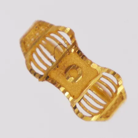 Ring mönsterdekor avklippt stl:18 bredd 7,2-9,7mm, 21K Vikt: 1,7 g