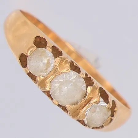 Ring slitna vita stenar stl:16, AGK, 18K Vikt: 2,2 g