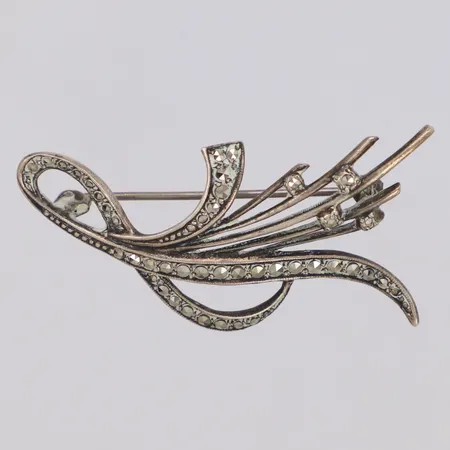 Brosch med markasiter, längd 48mm, 830/1000 silver Vikt: 5,6 g