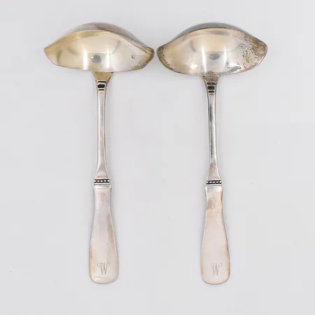 2 Såsslevar modell Uppsala längd 17,5cm graverade silver 830/1000 Vikt: 115 g