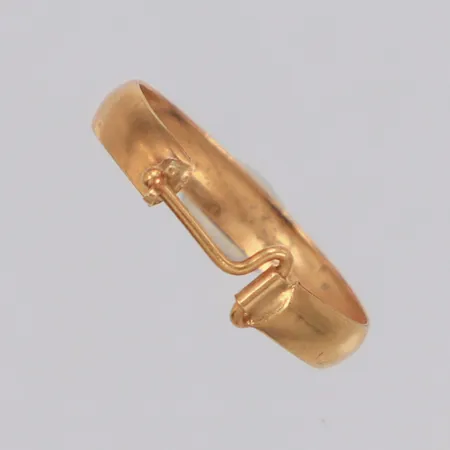 Ett örhänge, längd 17mm, bredd 2,8mm, 18K Vikt: 0,5 g