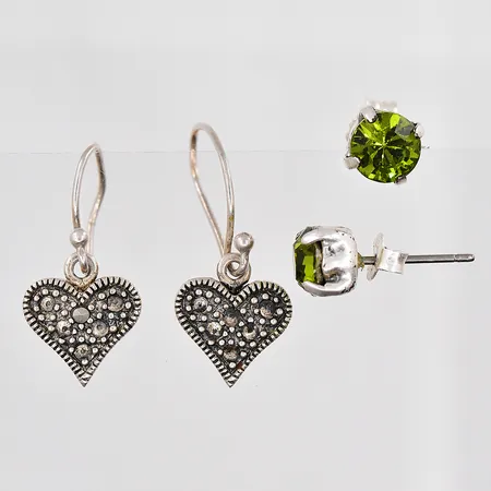 Örhängen hjärtan längd ca 25mm Örhängen grön sten Ø 6,2mm silver 925/1000 Vikt: 2,9 g