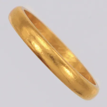 Ring slät, stl: 18, gravyr, 23K Vikt: 4,4 g