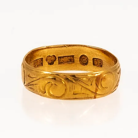 Skev ring 23K 2,4g.