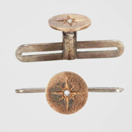 Frackknappar med fröpärlor, Ø8,5mm, Ericson Ragnar Malmö, år 1944, silver och 18K Vikt: 2,6 g
